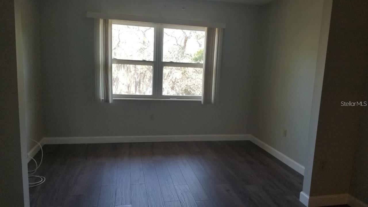 Image 12 of 31 For 1524 Lakeview Road 405
