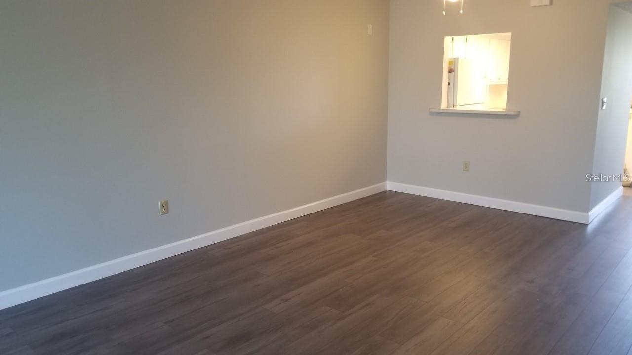 Image 22 of 31 For 1524 Lakeview Road 405