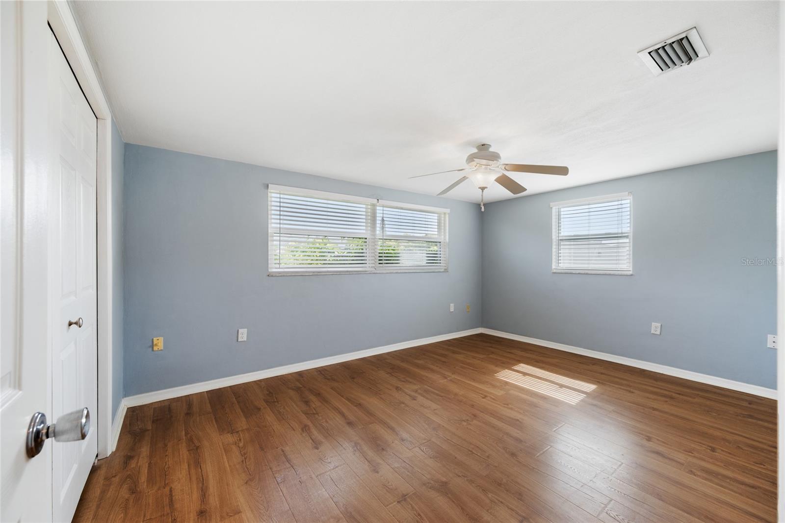 Image 13 of 40 For 5720 Mockingbird Drive