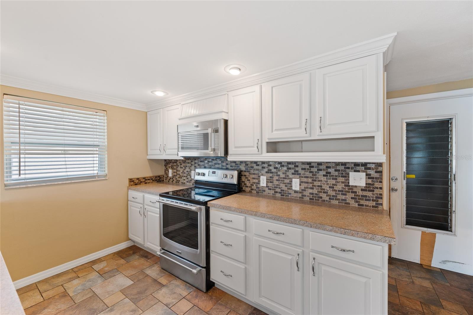 Image 21 of 40 For 5720 Mockingbird Drive