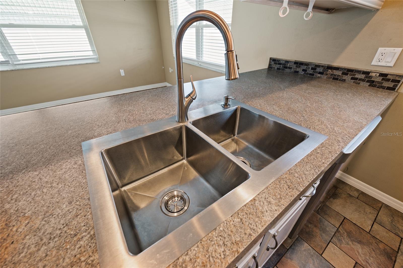 Image 22 of 40 For 5720 Mockingbird Drive