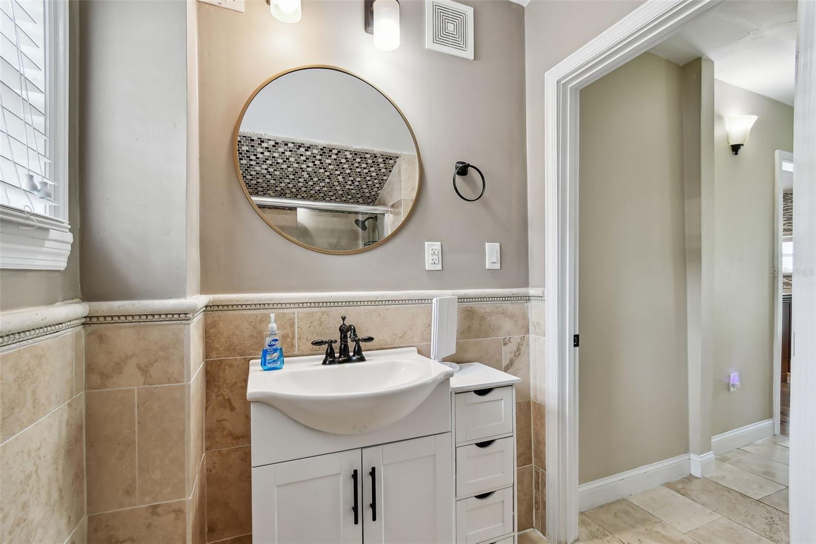 Image 33 of 51 For 1722 Albemarle Road