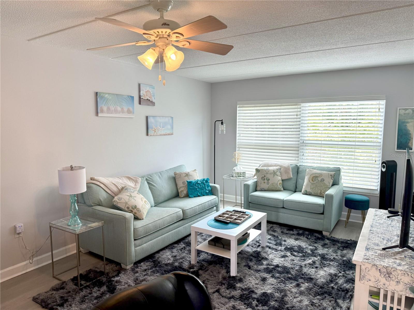 Image 2 of 33 For 12760 Indian Rocks Road 909