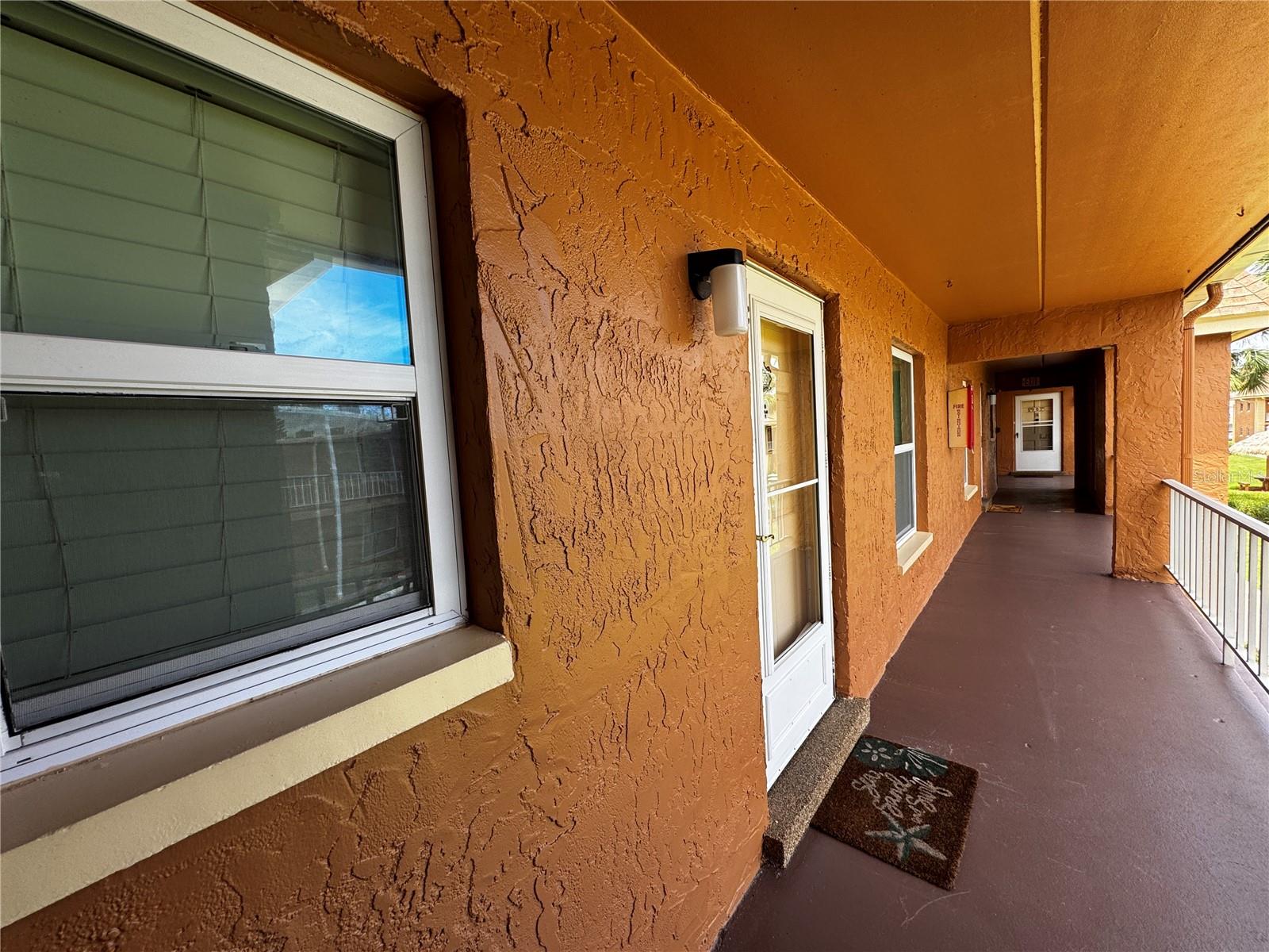 Image 29 of 33 For 12760 Indian Rocks Road 909
