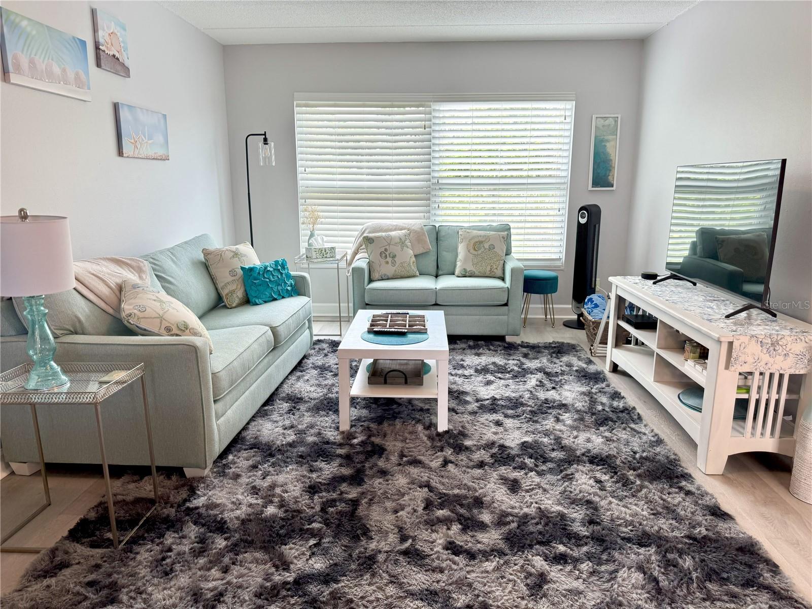 Image 3 of 33 For 12760 Indian Rocks Road 909