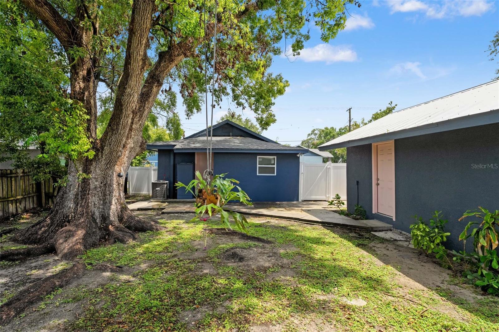 Image 4 of 30 For 118 Sligh Avenue