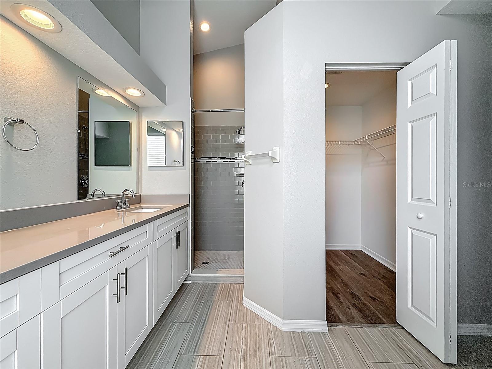 Image 45 of 80 For 11227 Thicket Court