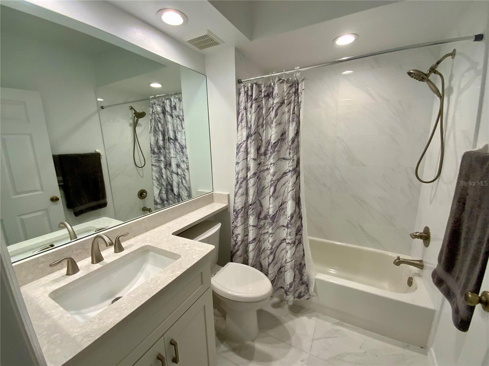 Image 32 of 50 For 6315 Shoreline Drive 3204
