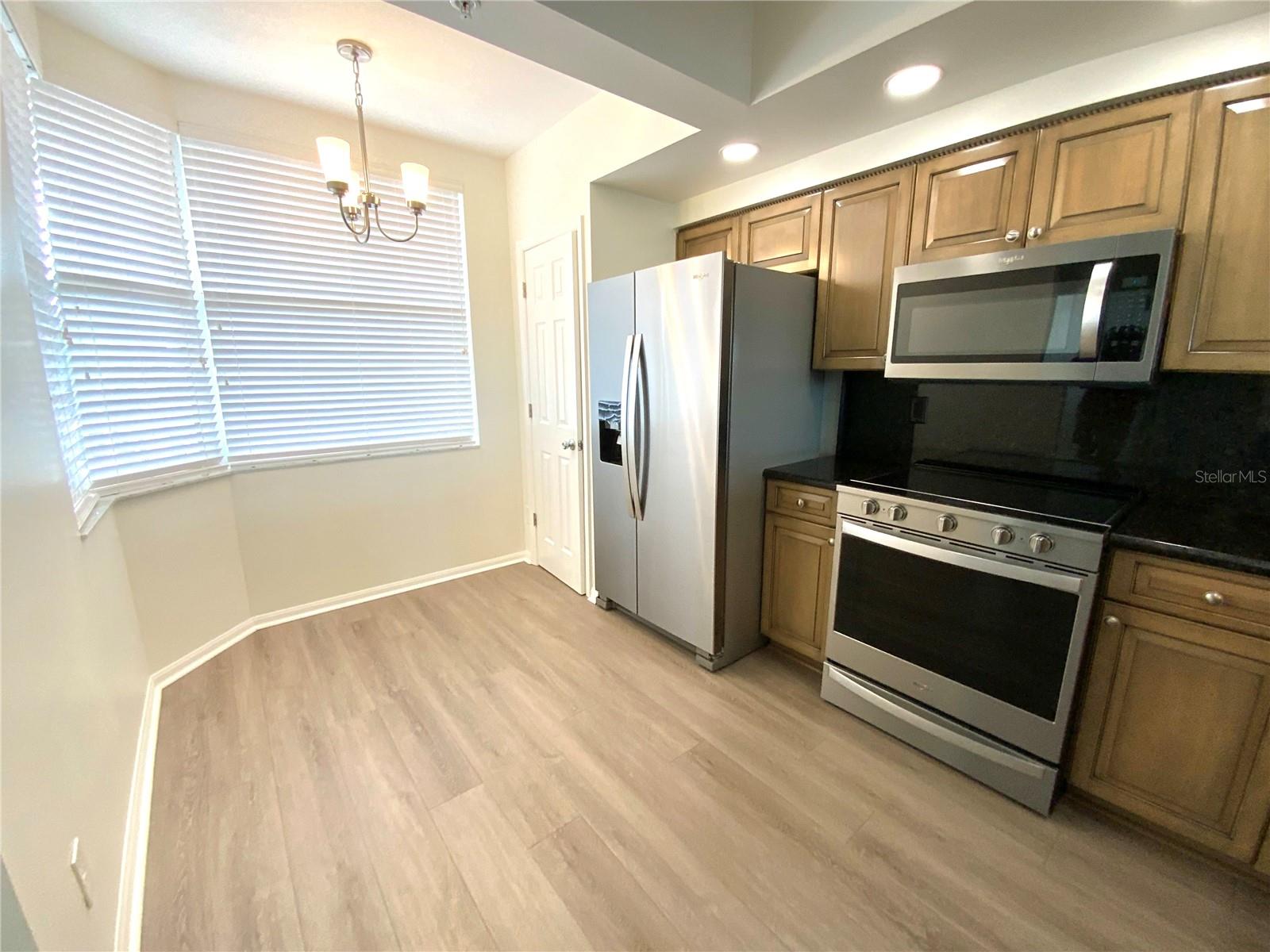 Image 5 of 50 For 6315 Shoreline Drive 3204