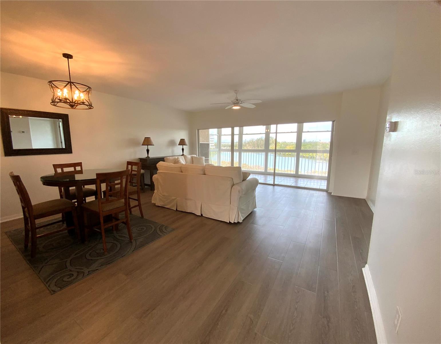 Image 8 of 50 For 6315 Shoreline Drive 3204