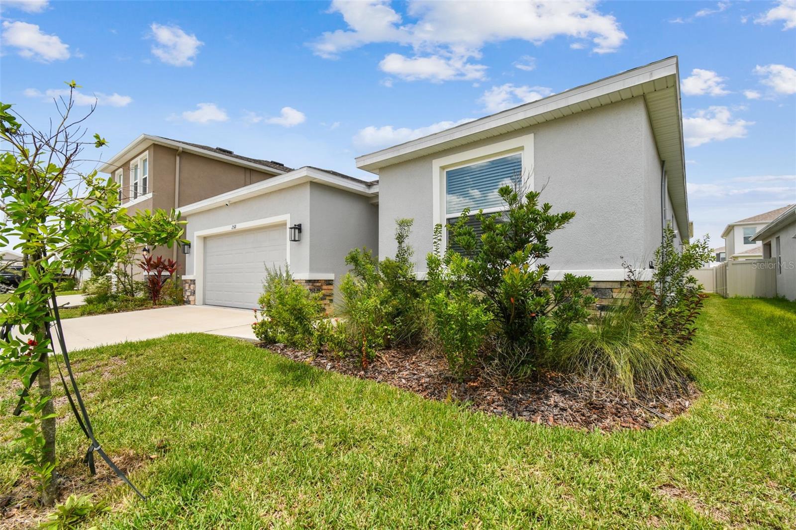 Image 4 of 63 For 2518 Chapel Oak Bend