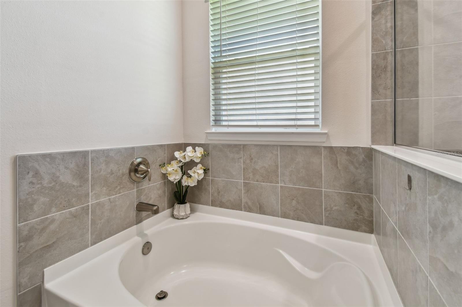 Image 40 of 63 For 2518 Chapel Oak Bend