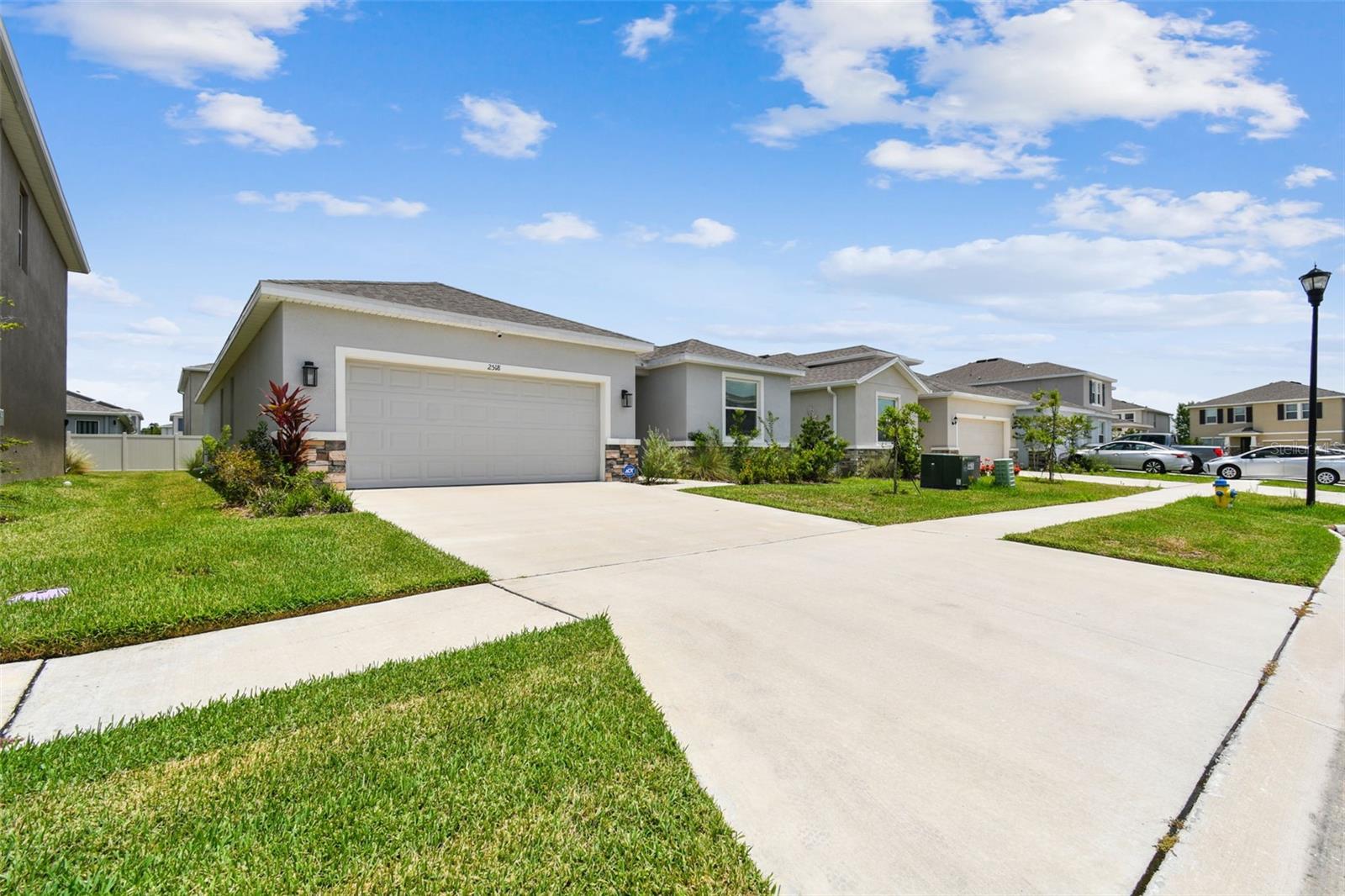 Image 5 of 63 For 2518 Chapel Oak Bend