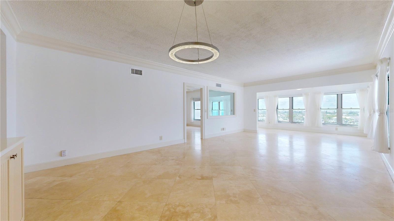 Image 11 of 61 For 4950 Gulf Boulevard 903