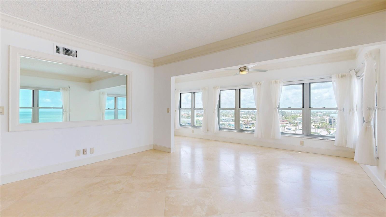 Image 13 of 61 For 4950 Gulf Boulevard 903