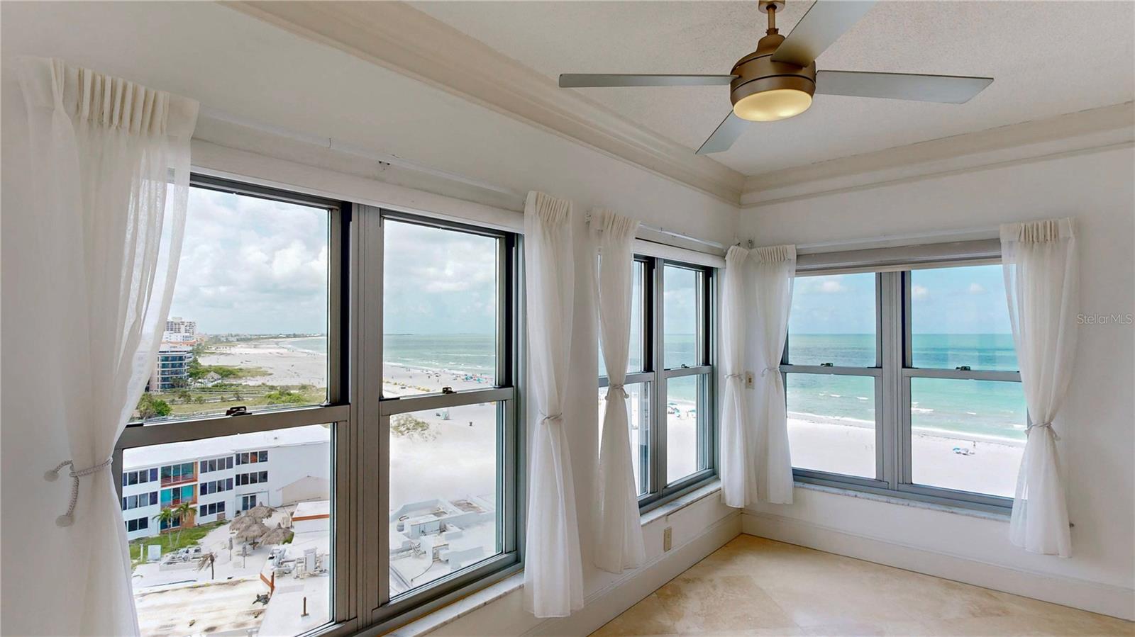Image 16 of 61 For 4950 Gulf Boulevard 903