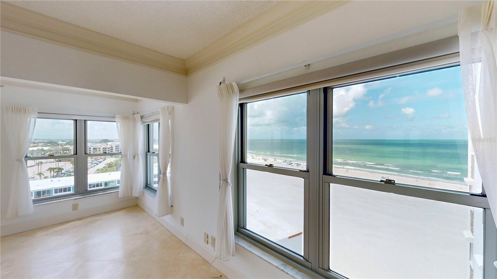Image 17 of 61 For 4950 Gulf Boulevard 903