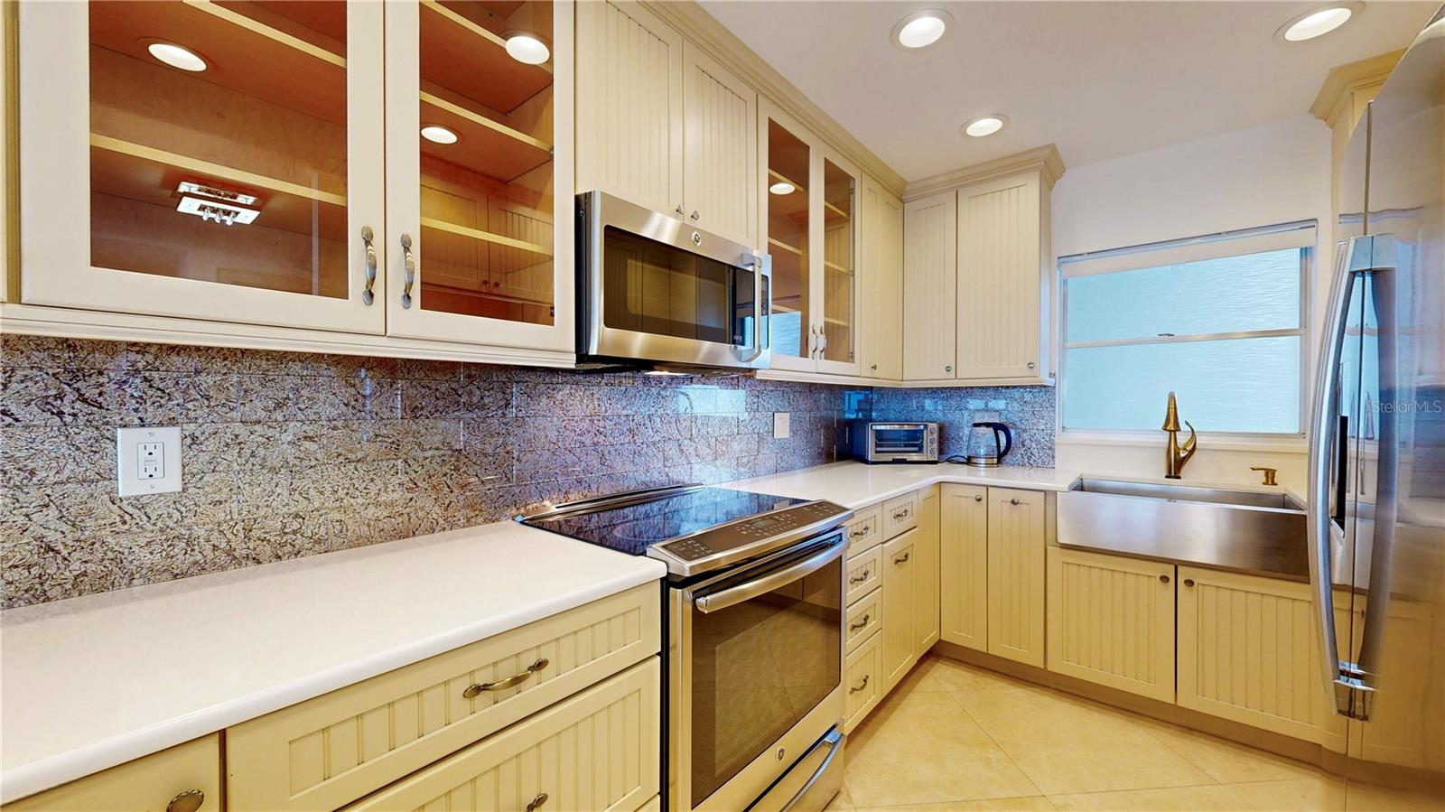 Image 19 of 61 For 4950 Gulf Boulevard 903