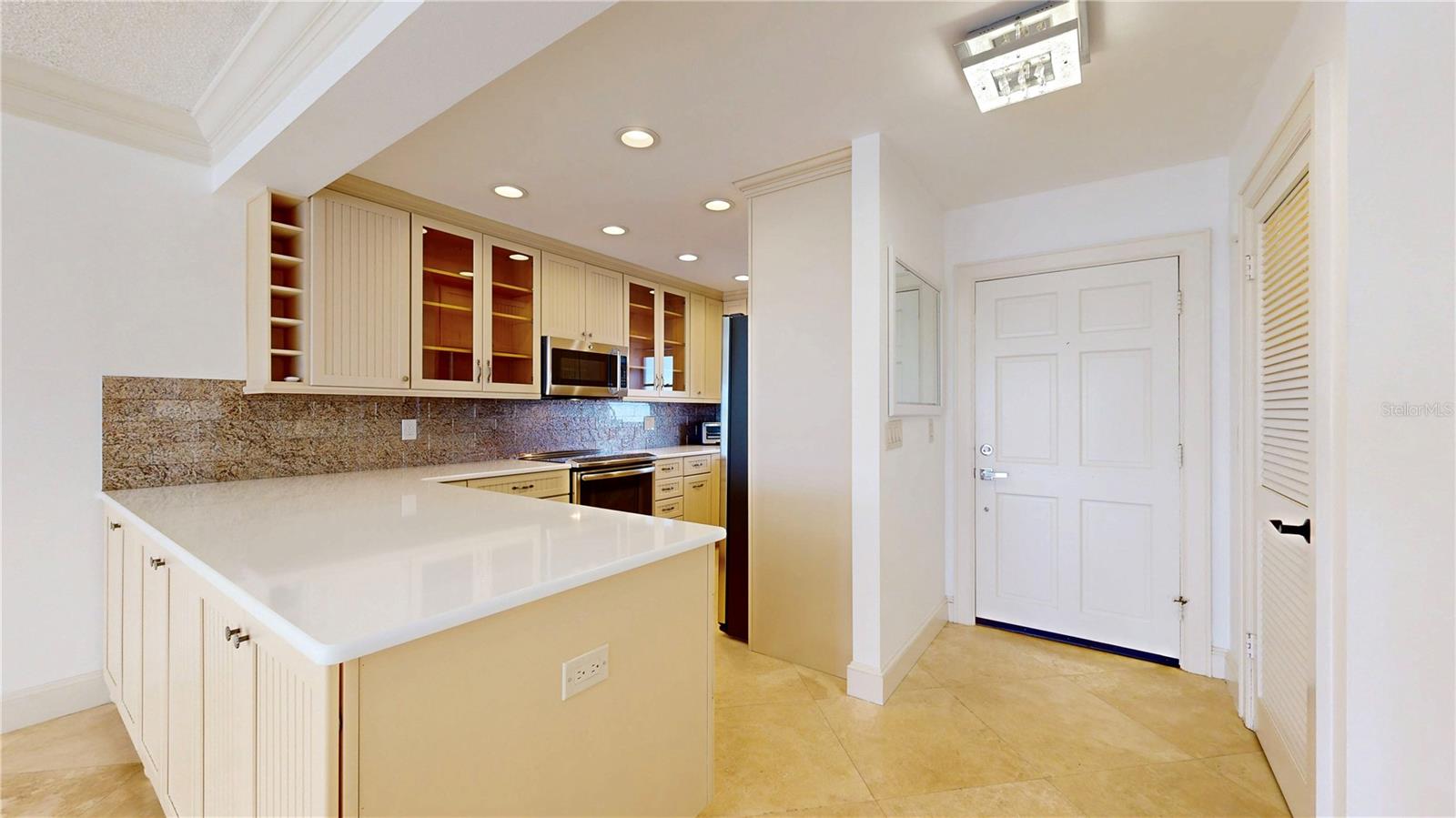 Image 21 of 61 For 4950 Gulf Boulevard 903