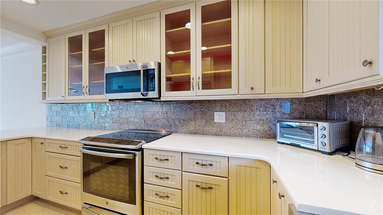 Image 22 of 61 For 4950 Gulf Boulevard 903
