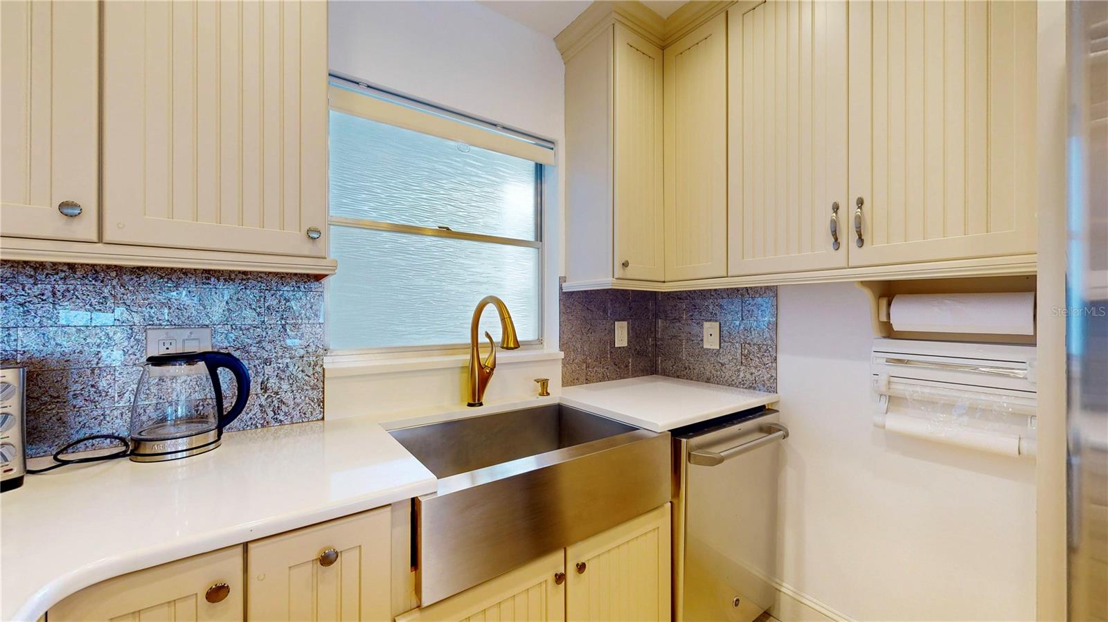 Image 23 of 61 For 4950 Gulf Boulevard 903