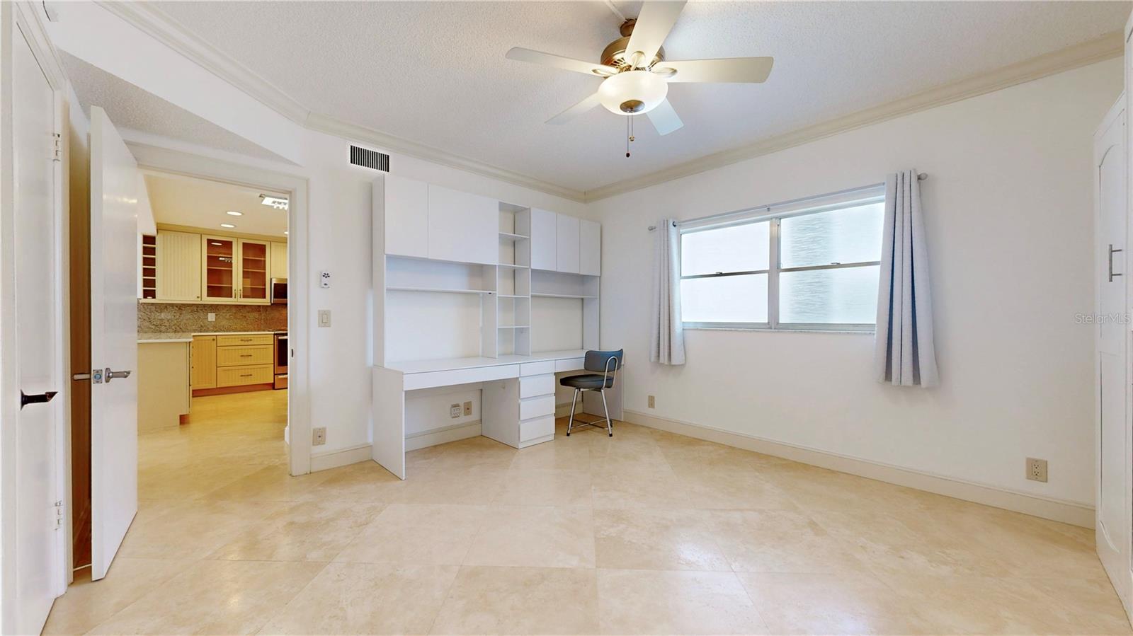 Image 24 of 61 For 4950 Gulf Boulevard 903