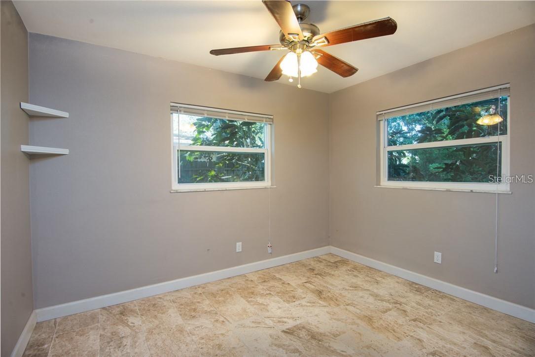 Image 16 of 26 For 2074 Greenbriar Boulevard