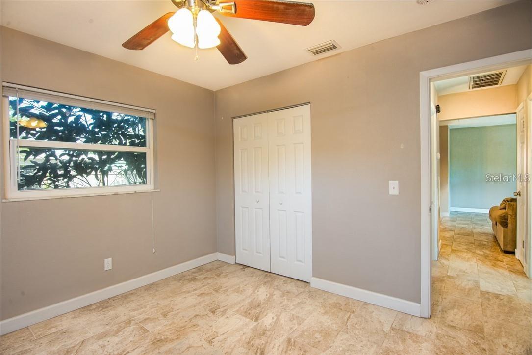 Image 18 of 26 For 2074 Greenbriar Boulevard