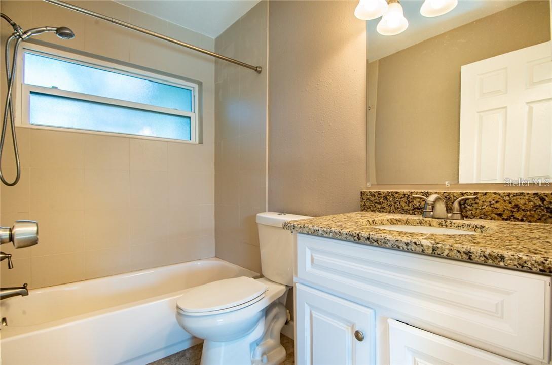 Image 19 of 26 For 2074 Greenbriar Boulevard