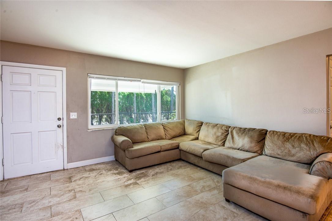 Image 2 of 26 For 2074 Greenbriar Boulevard