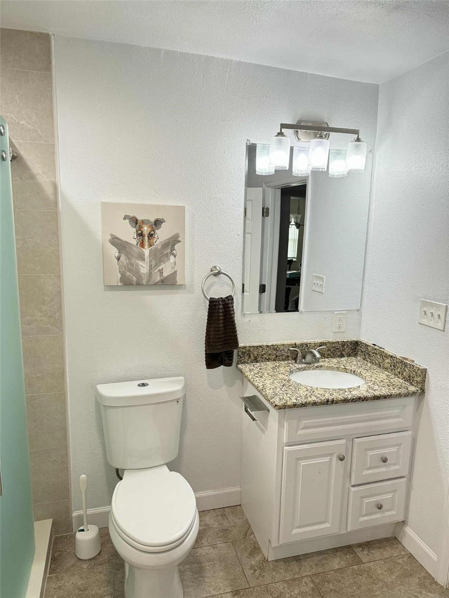 Image 21 of 26 For 2074 Greenbriar Boulevard