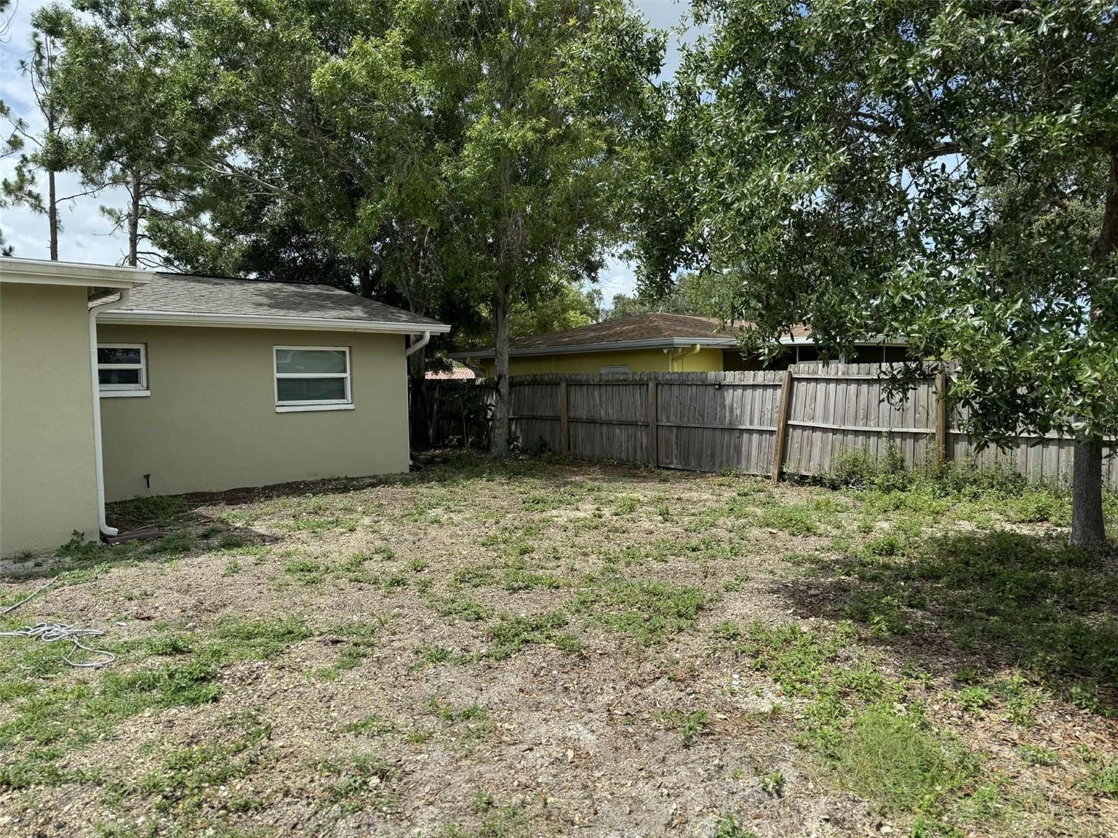 Image 22 of 26 For 2074 Greenbriar Boulevard