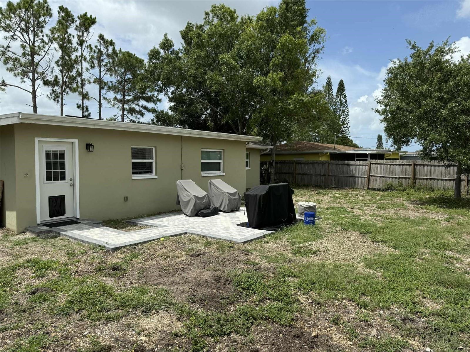 Image 24 of 26 For 2074 Greenbriar Boulevard