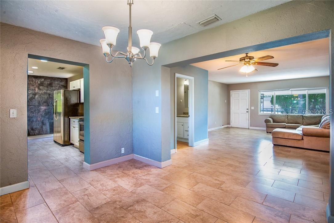 Image 6 of 26 For 2074 Greenbriar Boulevard