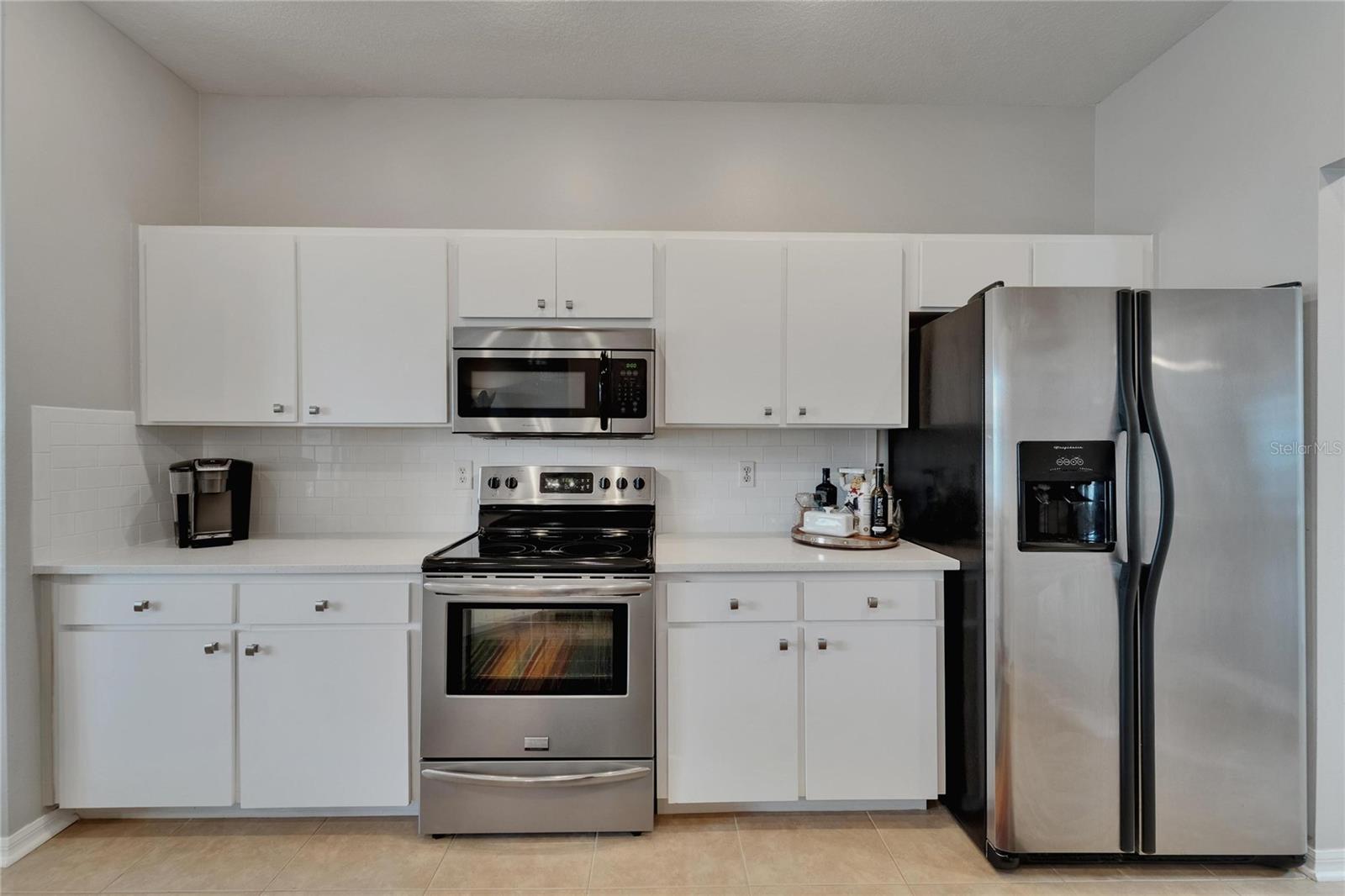 Listing photo id 20 for 607 Tuscanny Street