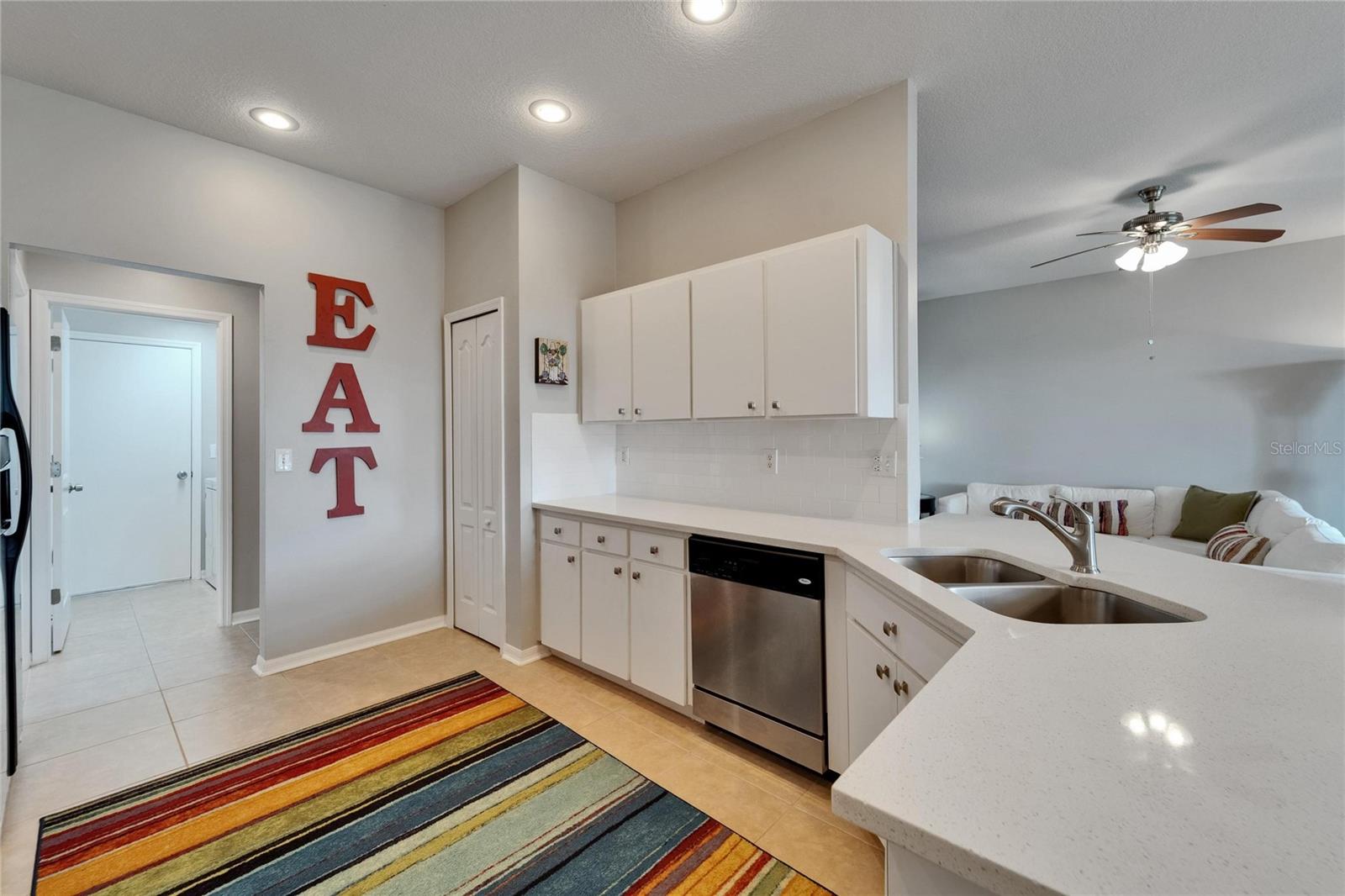 Listing photo id 21 for 607 Tuscanny Street
