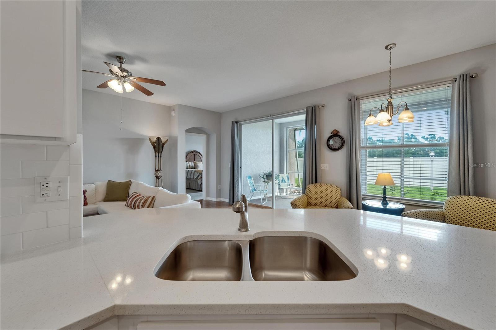 Listing photo id 24 for 607 Tuscanny Street