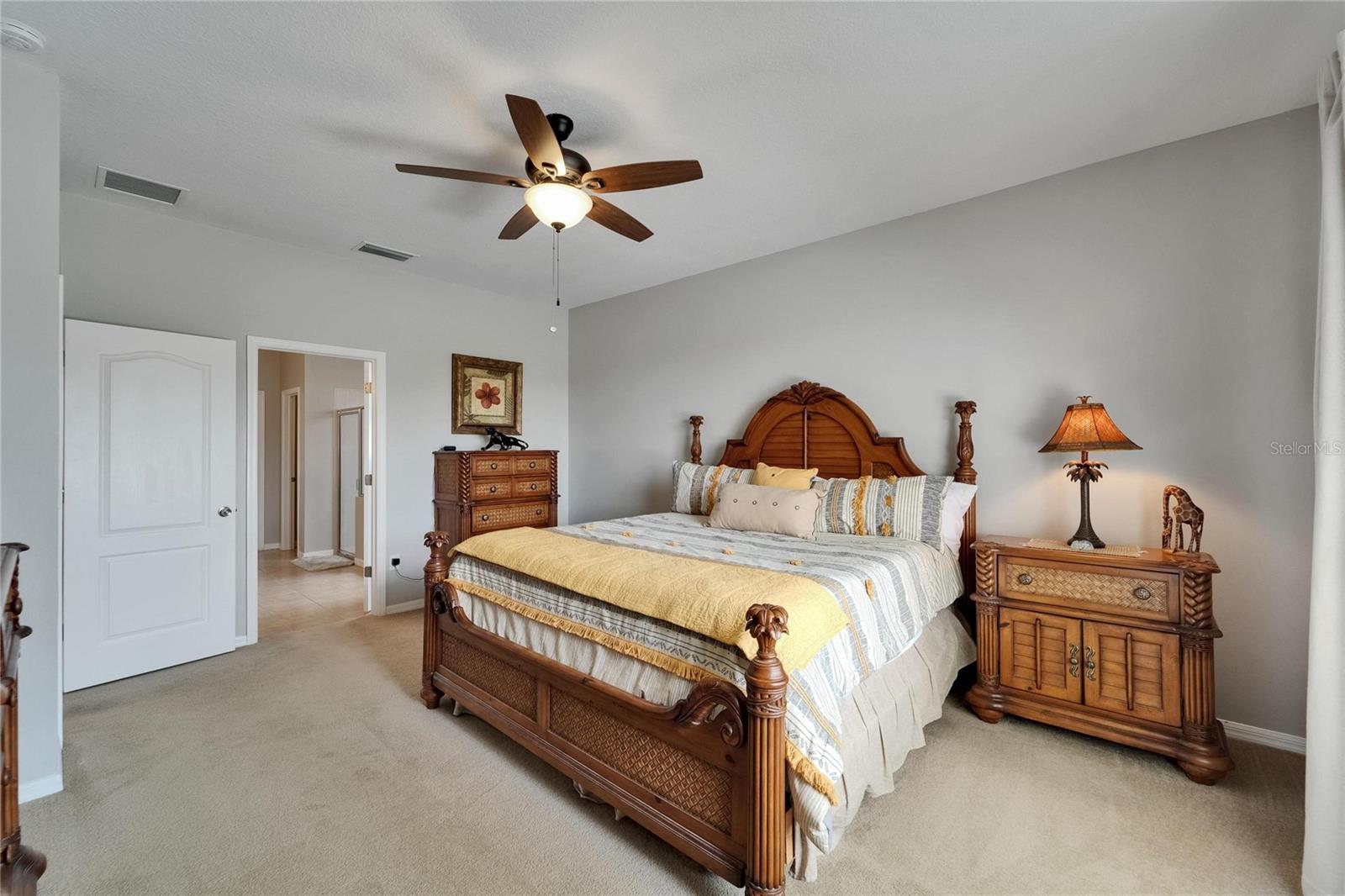Listing photo id 1 for 607 Tuscanny Street