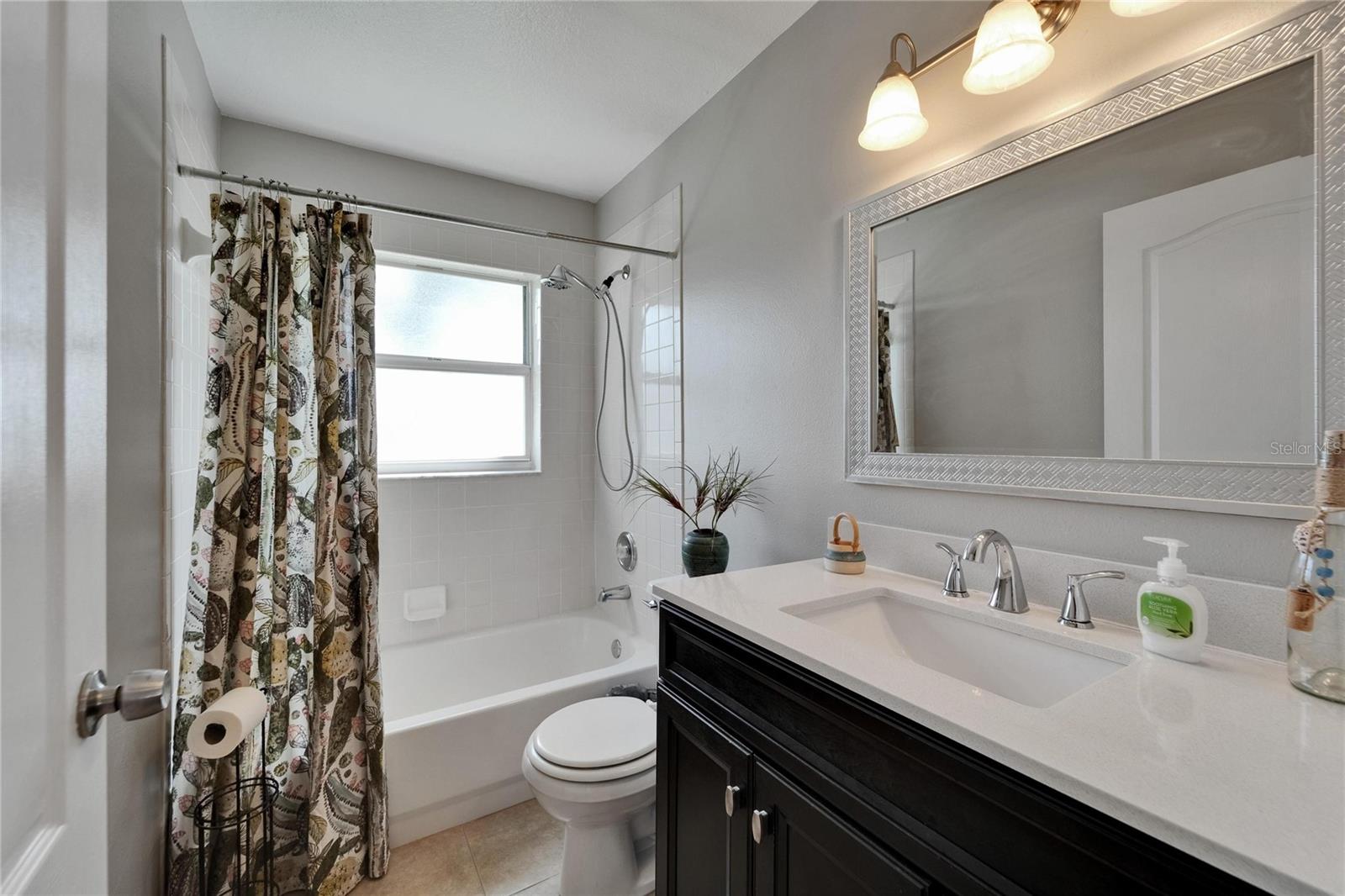 Listing photo id 34 for 607 Tuscanny Street