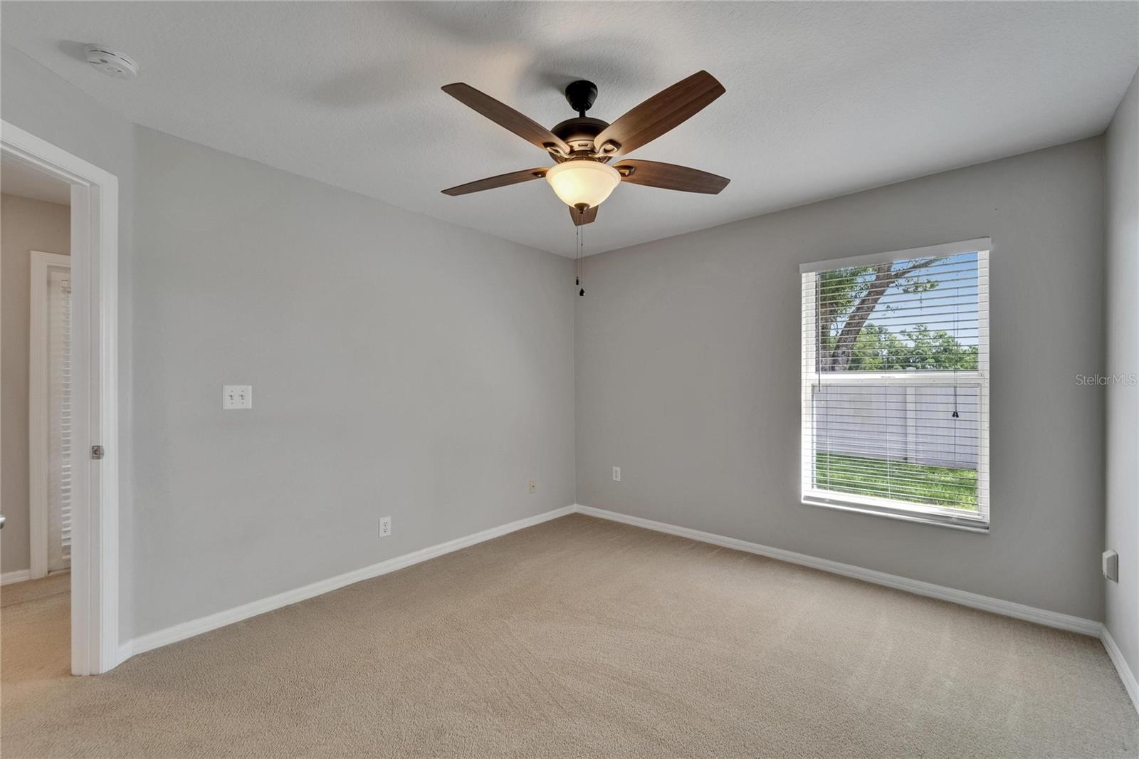 Listing photo id 37 for 607 Tuscanny Street