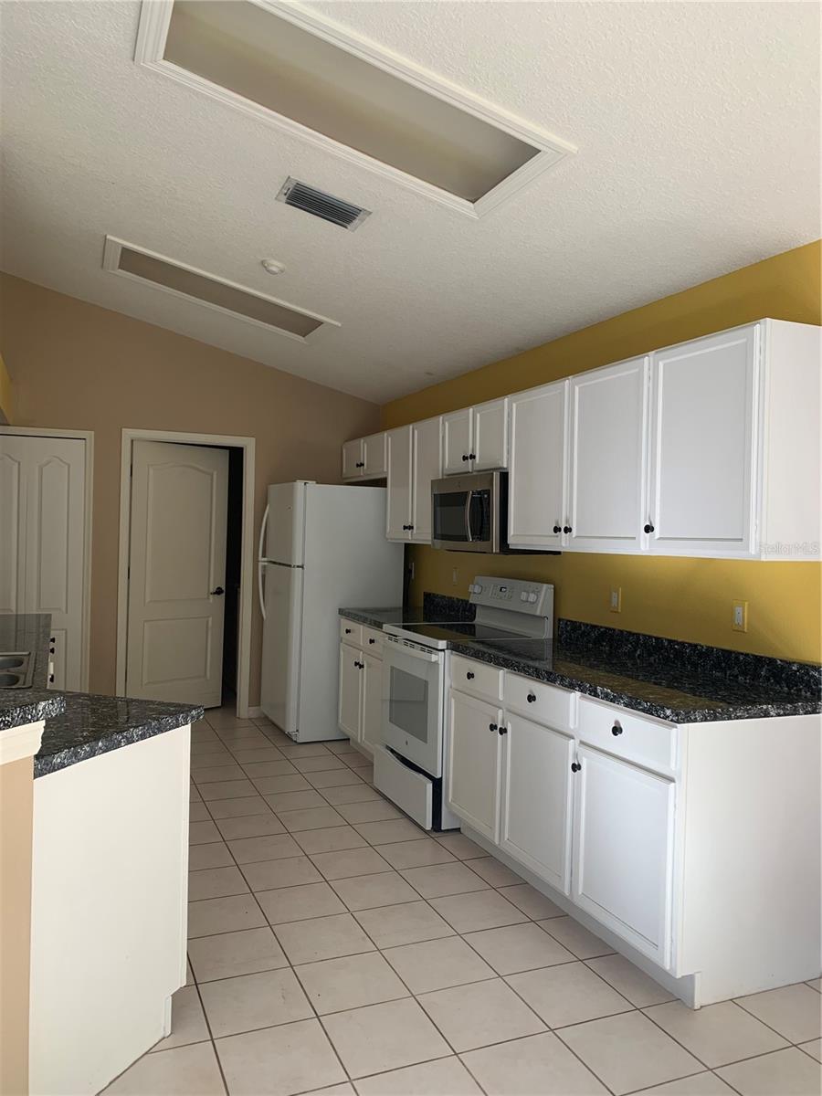 Image 7 of 10 For 10609 Chambers Drive
