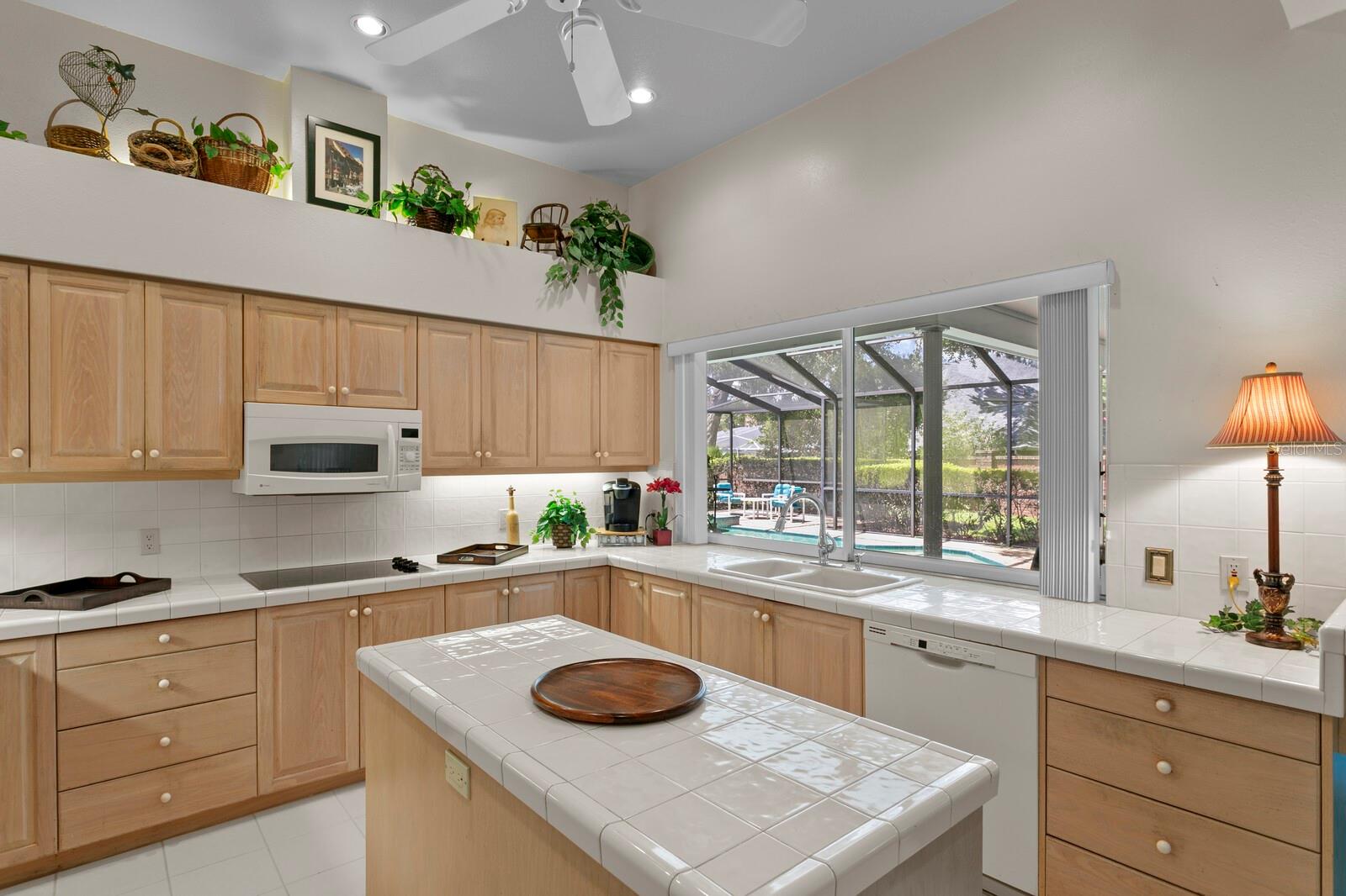 Image 7 of 32 For 6306 Queensway Drive