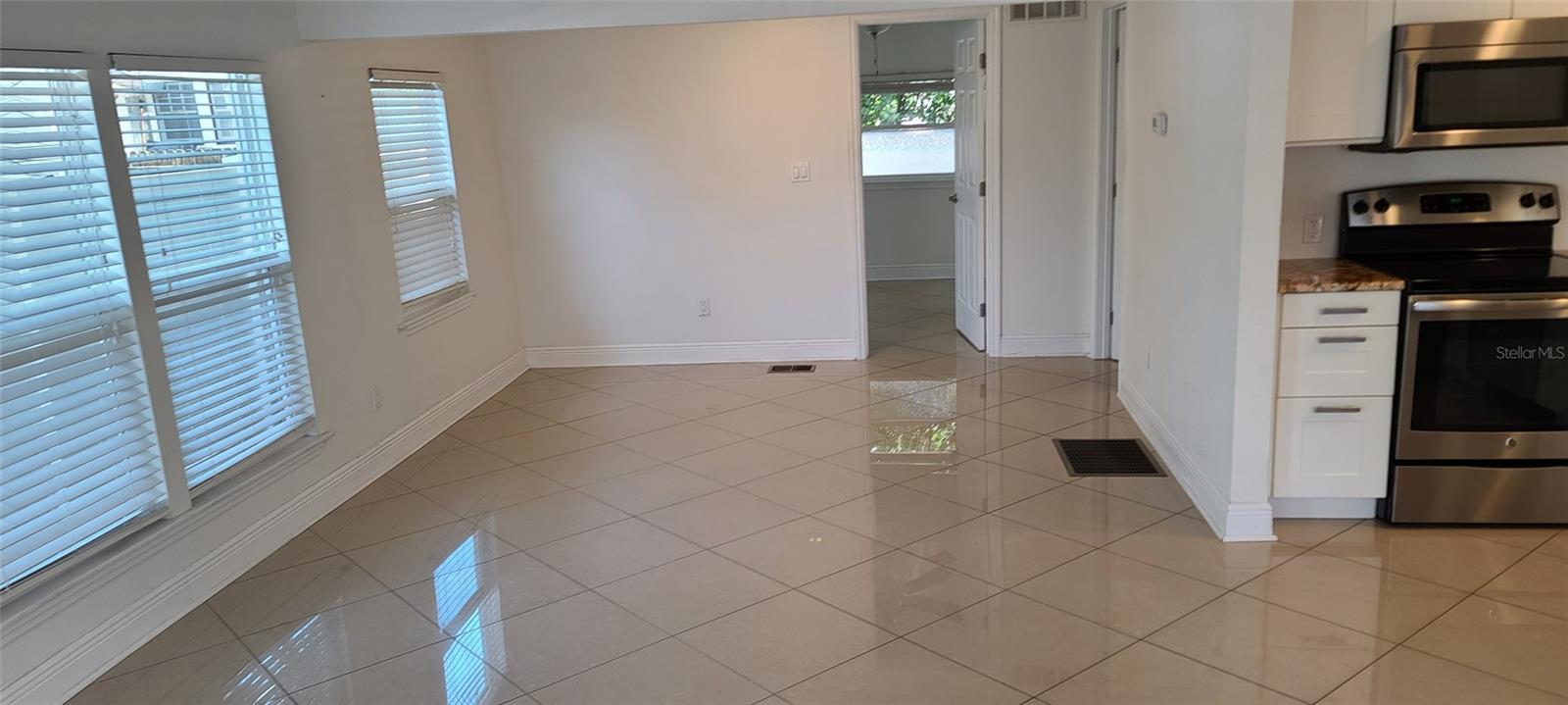 Image 4 of 8 For 807 Turner Street 4