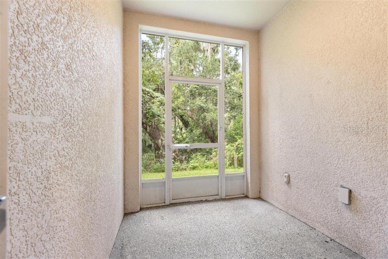 Image 20 of 29 For 1117 Hillhurst Drive