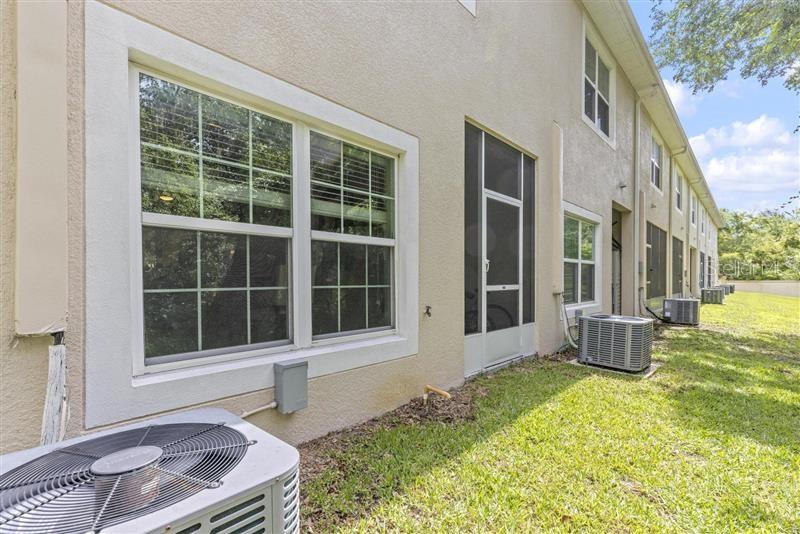 Image 21 of 29 For 1117 Hillhurst Drive