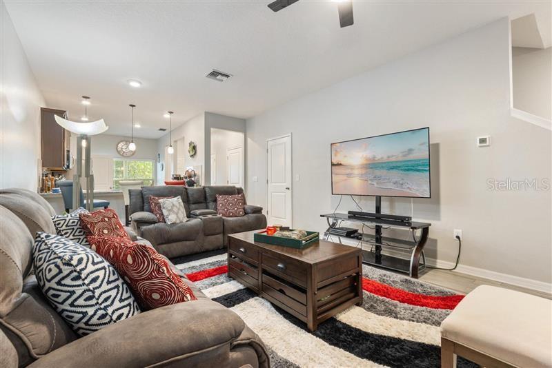 Image 4 of 29 For 1117 Hillhurst Drive