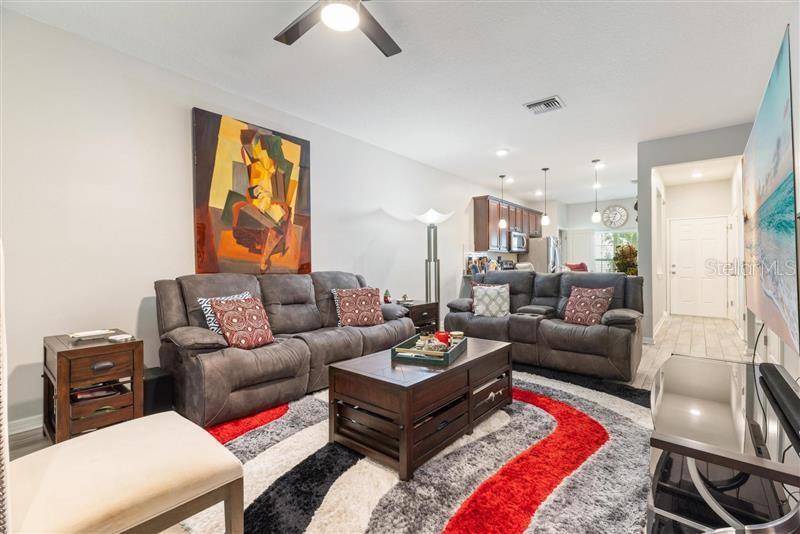 Image 5 of 29 For 1117 Hillhurst Drive
