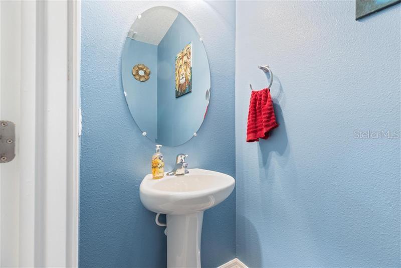 Image 7 of 29 For 1117 Hillhurst Drive