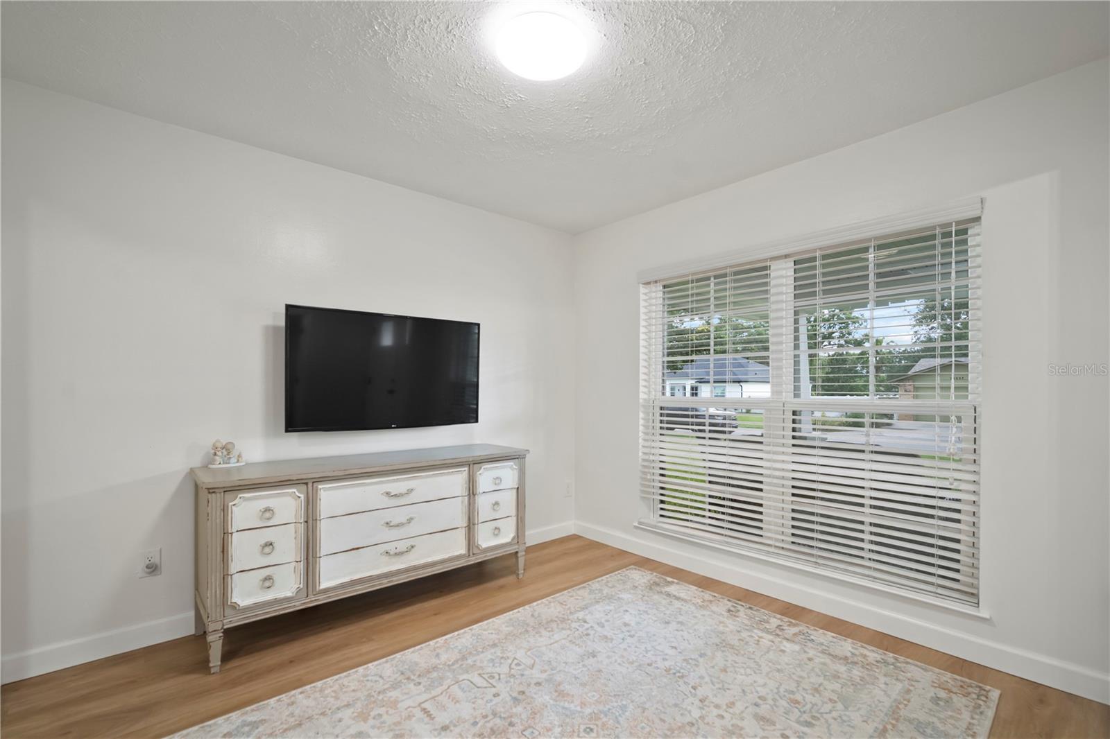 Image 12 of 39 For 22238 River Rock Drive