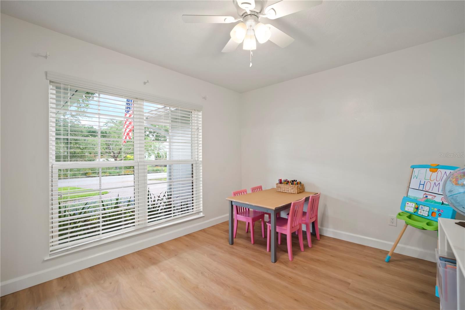 Image 14 of 39 For 22238 River Rock Drive